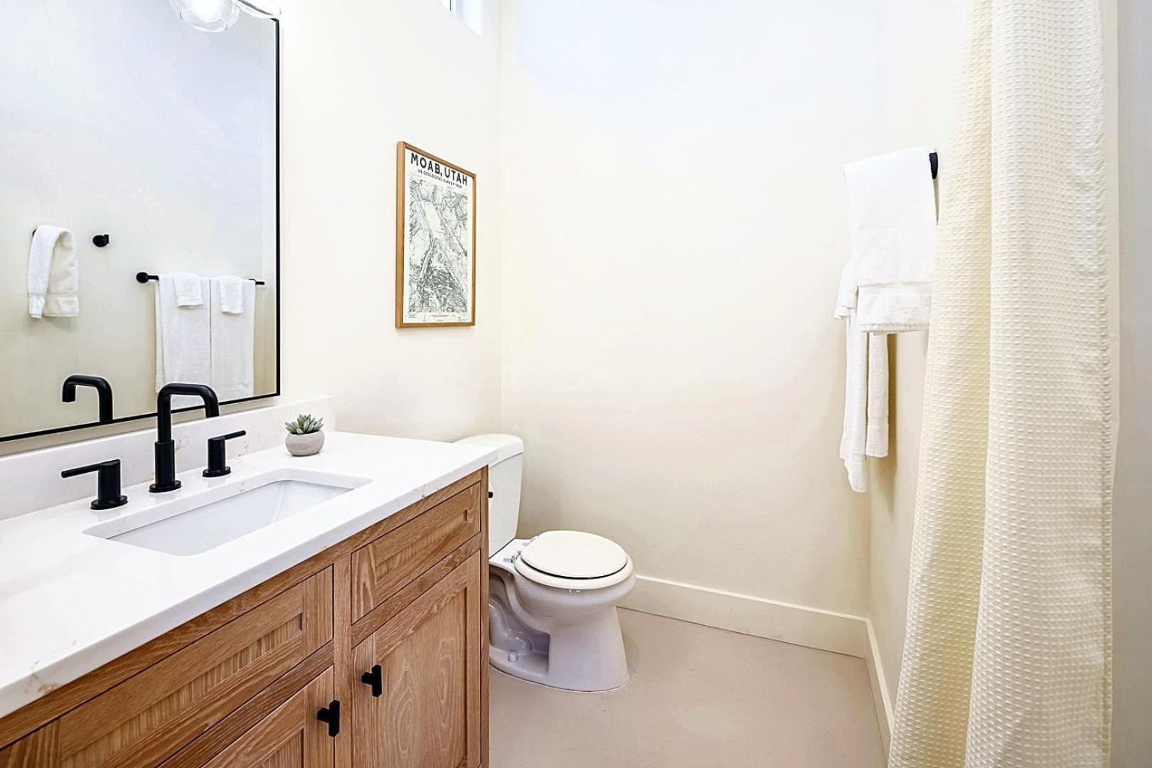 Downtown Kokopelli West 3 - Newly Remodeled Stylish Studio Moab Luaran gambar